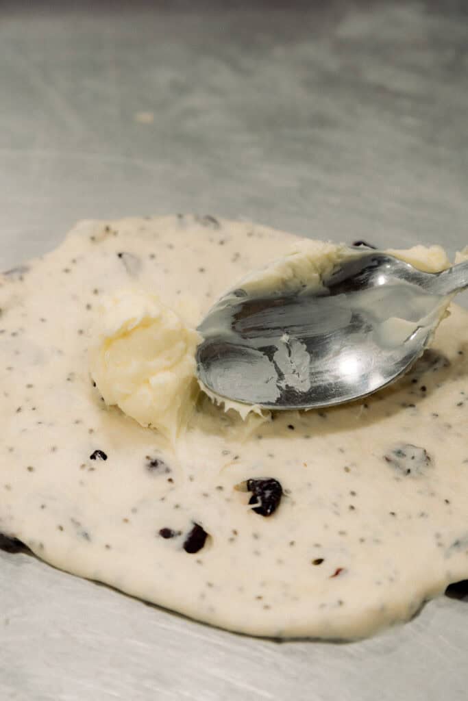 Topping Cream Cheese dalam Adonan Roticen