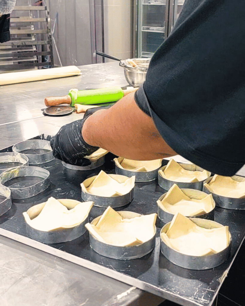 Membentuk Pastry Japanese Cheesecake