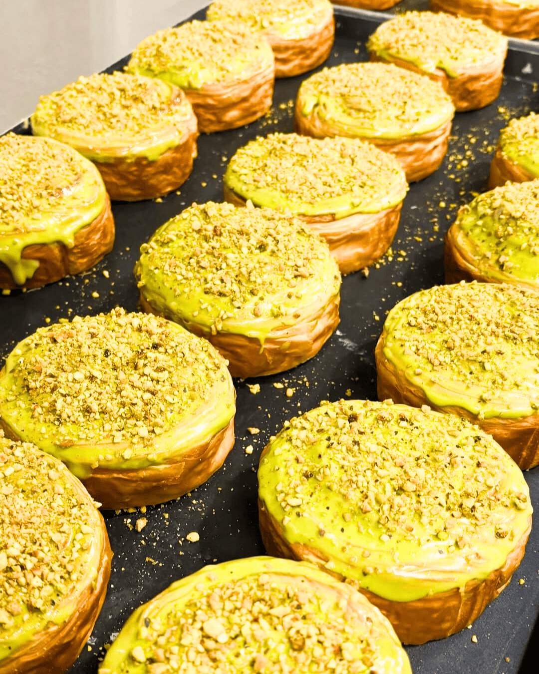 Pastry Topping Kacang Pistachio