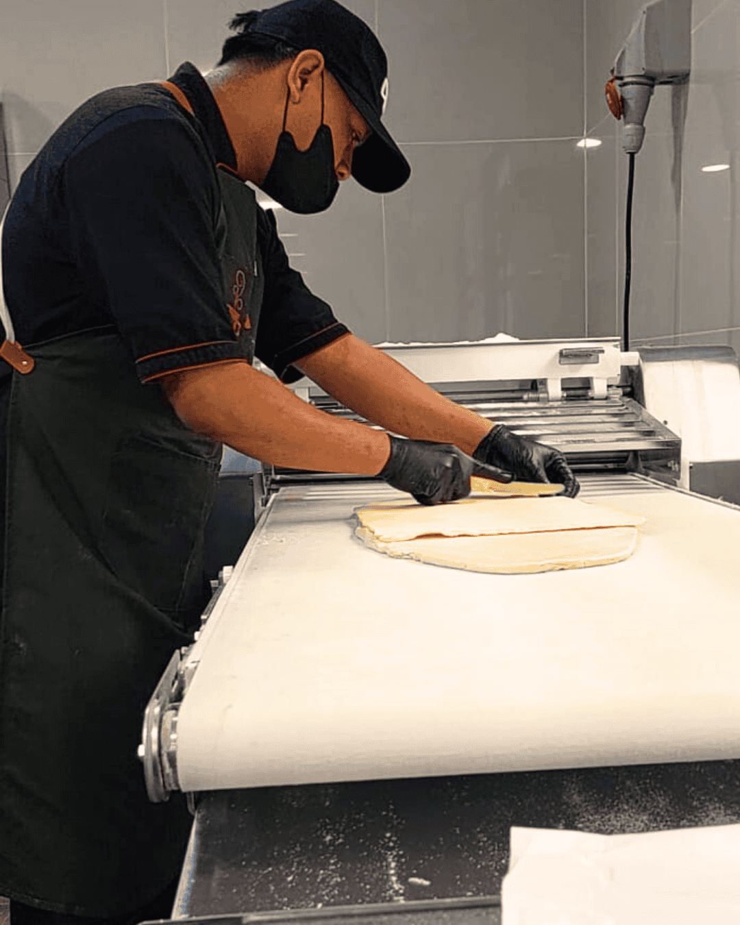 Proses Laminasi dengan Butter Sheet
