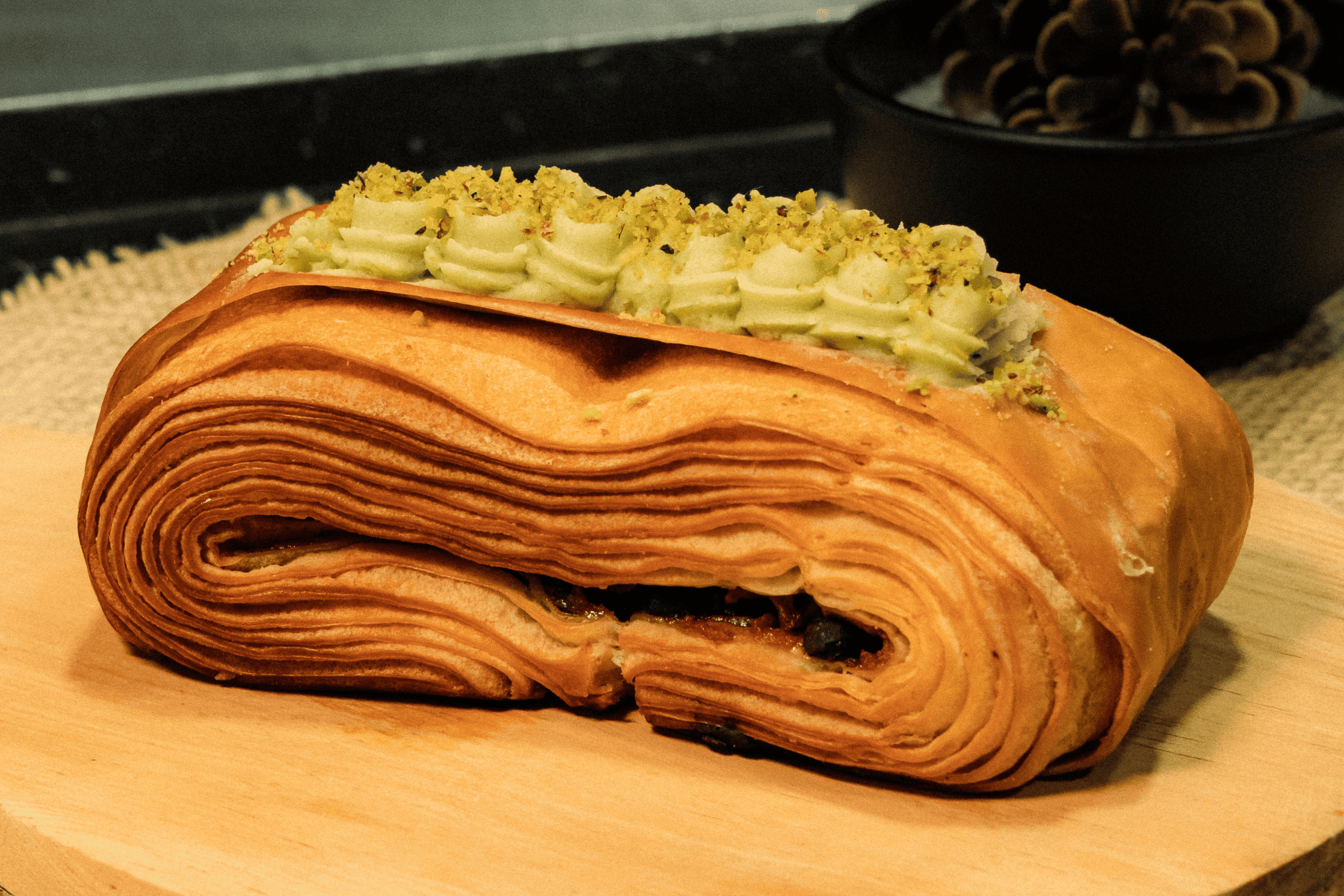 Pain Suisse Pastry Lembut Isi Krim & Cokelat